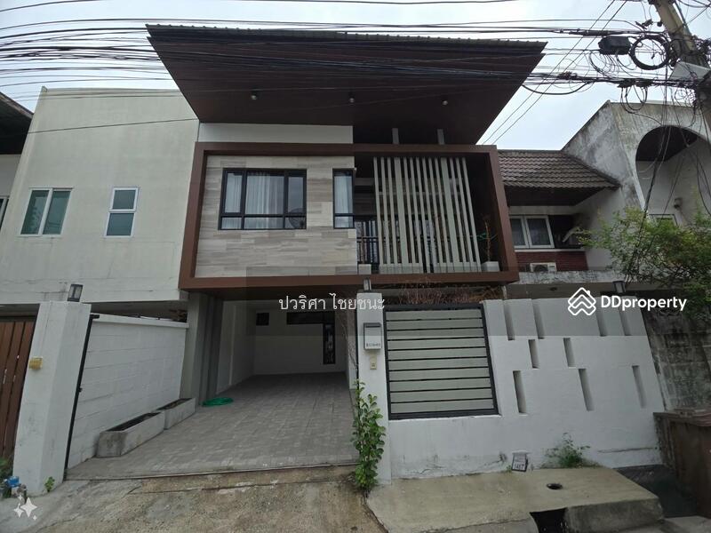 ขายทาวน์เฮ้าส์ 2 ชั้น เอกมัย 22 ปรีดีพนมยงค์ 41 เนื้อที่ 30 ตรว. 3 ห้องนอน 3 ห้องน้ำ, Bangkok