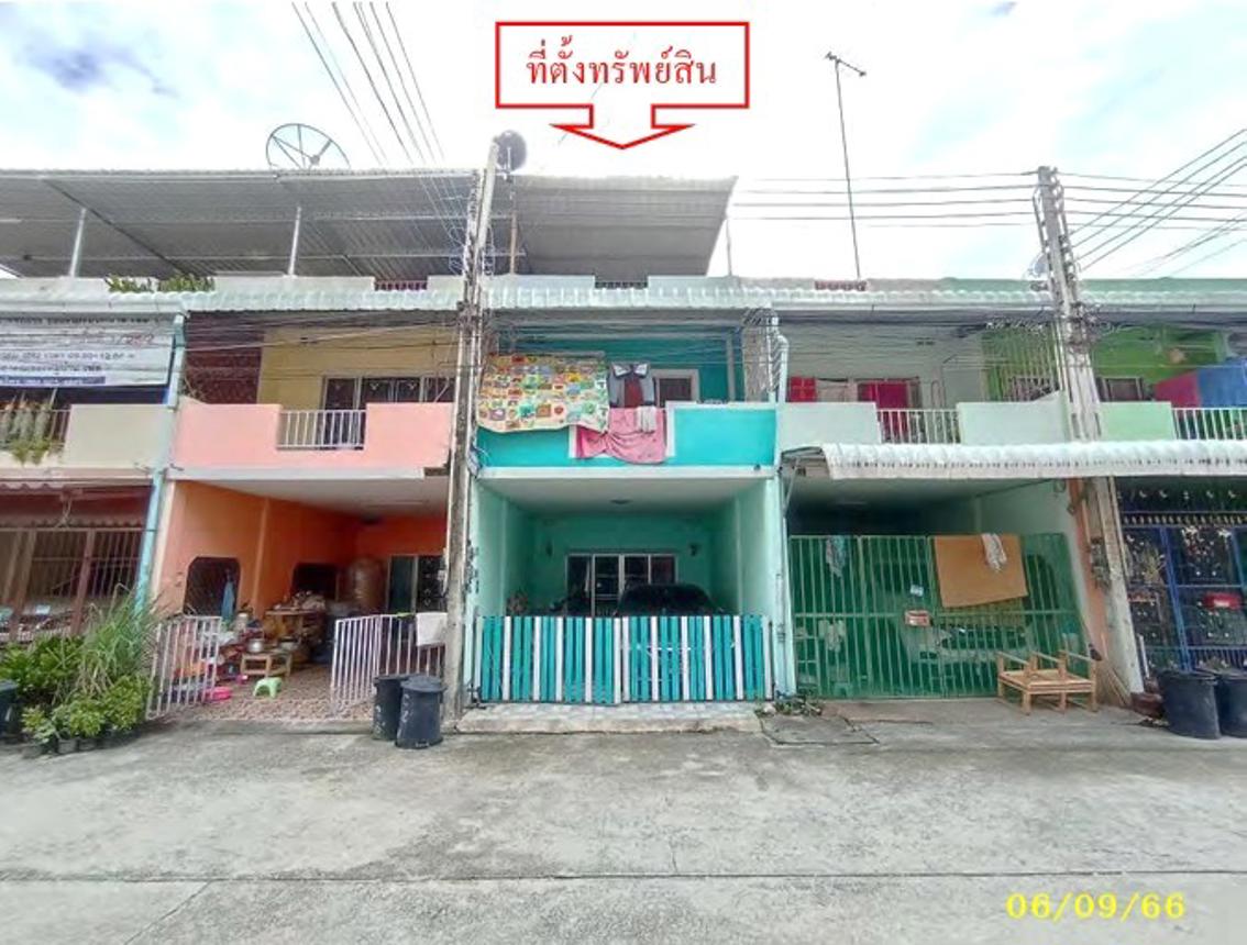 ทาวน์เฮ้าส์ อีสแลนด์ แอนด์ เฮ้าส์ เมืองชลบุรี ชลบุรี