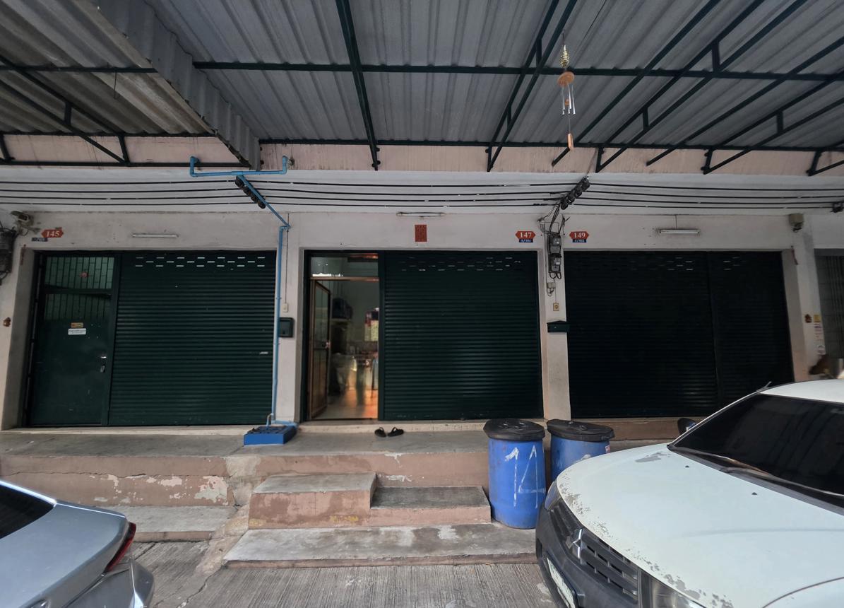 Shop House in Bang Khun Thian, Bangkok