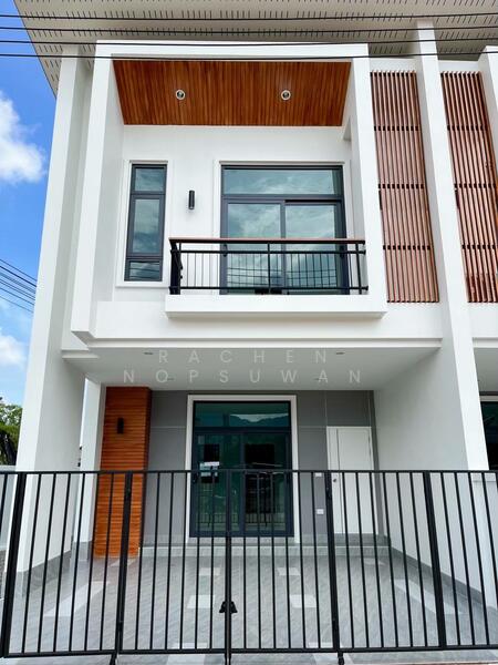 โปรลดพิเศษ 800,000 บาท บ้านใหม่ ในโครงการ พิกัด ในเมืองหาดใหญ่ 3 ห้องนอน ขนาด 39.1 ตร.วา, Songkhla