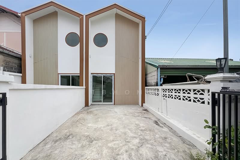 ทาวน์เฮ้าส์ 2 ชั้น ซอยประชานิเวศน์ 3 ซอย 8/3 แยก 14, Nonthaburi
