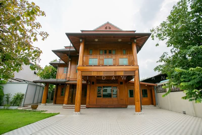 Single House at Watthana Niwet 5, Bangkok