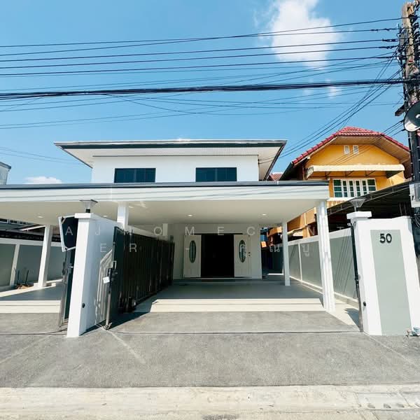 บ้านแฝด30ตรว. ซ.โกสุมรวมใจ36 แยก11, Bangkok