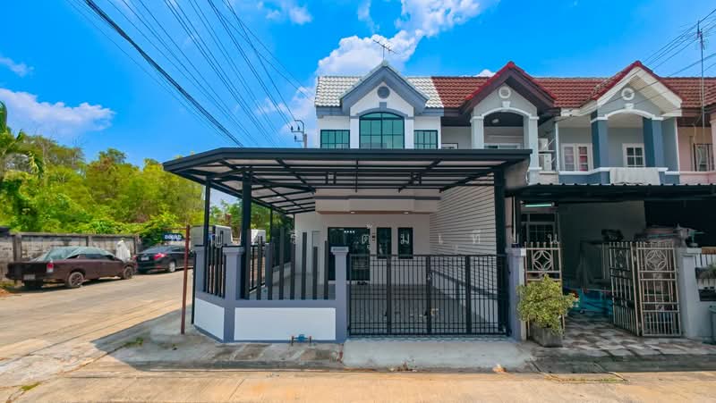 หมู่บ้านอรุณธร, Bangkok