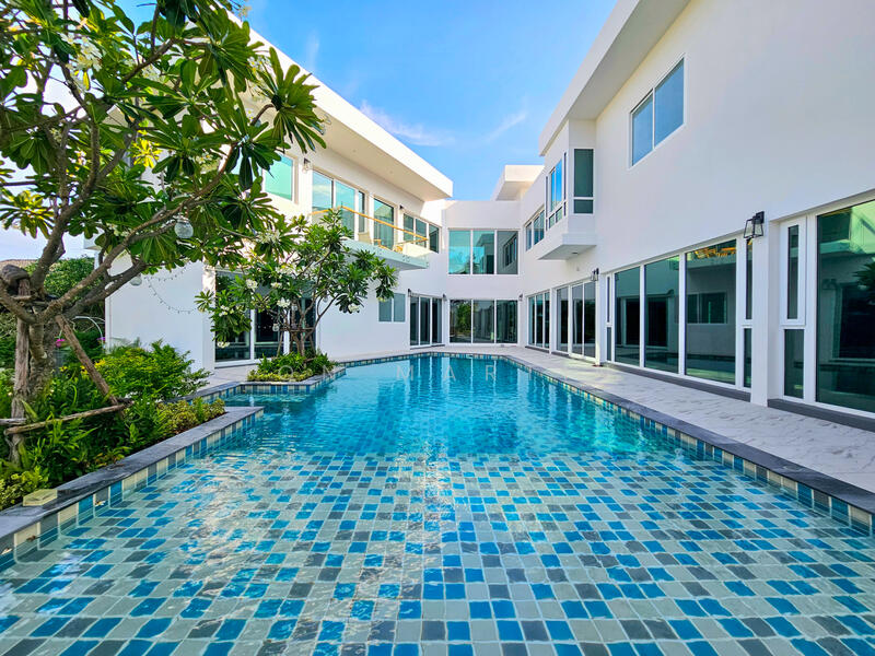 Palm Hills Golf Club and Residence, Phetchaburi