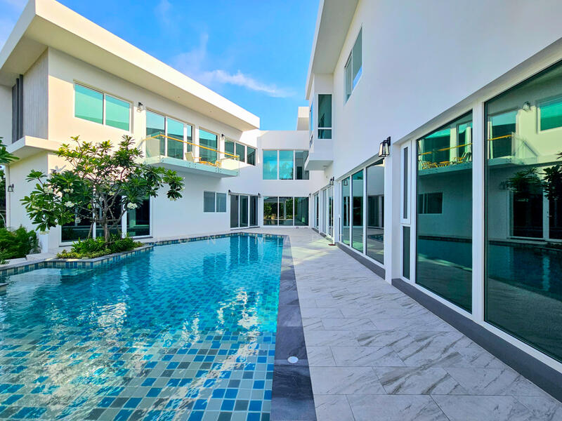 Palm Hills Golf Club and Residence, Phetchaburi