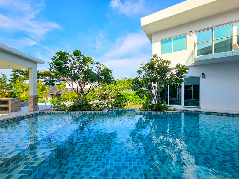 Palm Hills Golf Club and Residence, Phetchaburi
