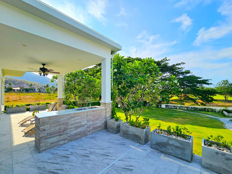 Palm Hills Golf Club and Residence, Phetchaburi
