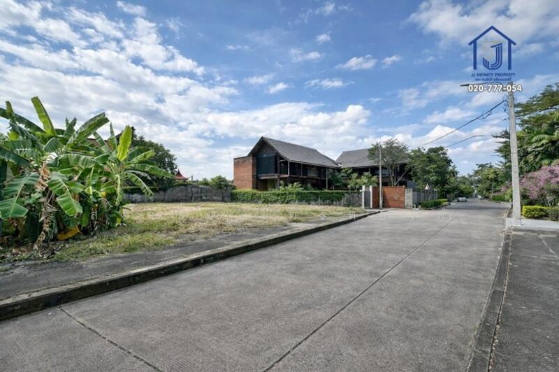 Panya Pattanakarn Village, Bangkok