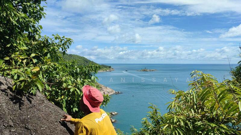 Surrounded by a national park and beaches, Koh Phangan – owned oceanfront land with public access, Surat Thani