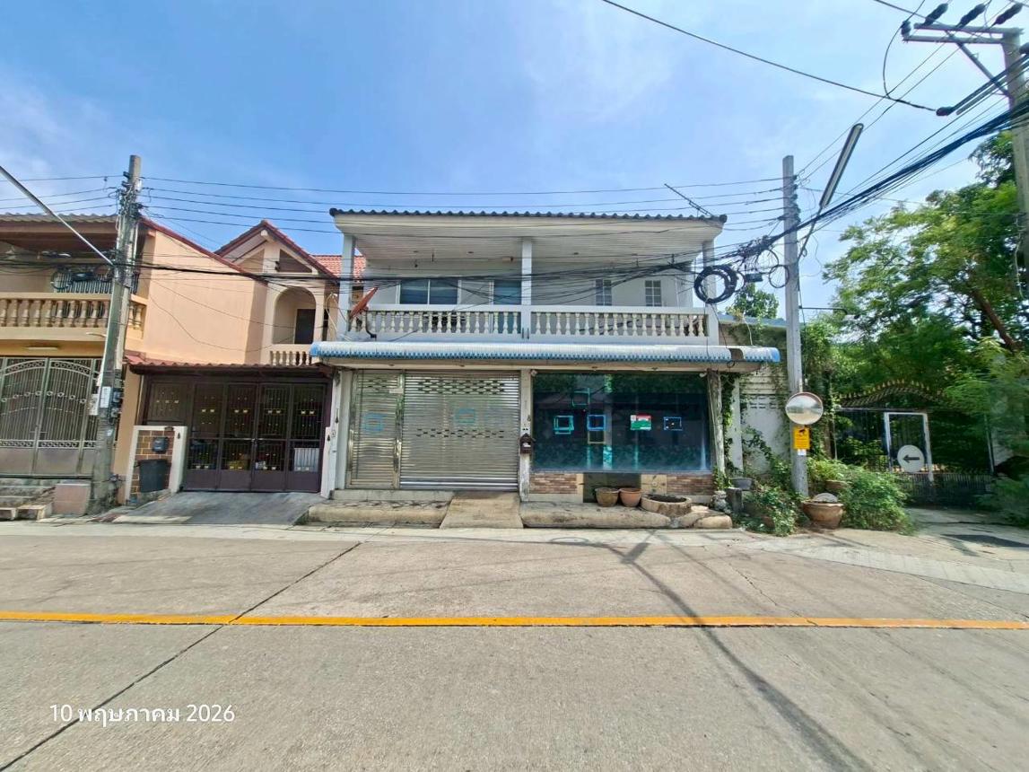 Townhouse in Suk San, Phasi Charoen, Bangkok