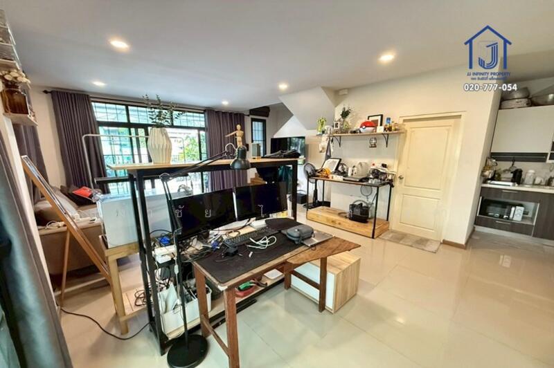 ทาวน์โฮม 2 ชั้น ซอยทรงพล 1 หลังมุม ลำลูกกา คลอง 2 ใกล้ BTS สถานีคูคต, Pathum Thani
