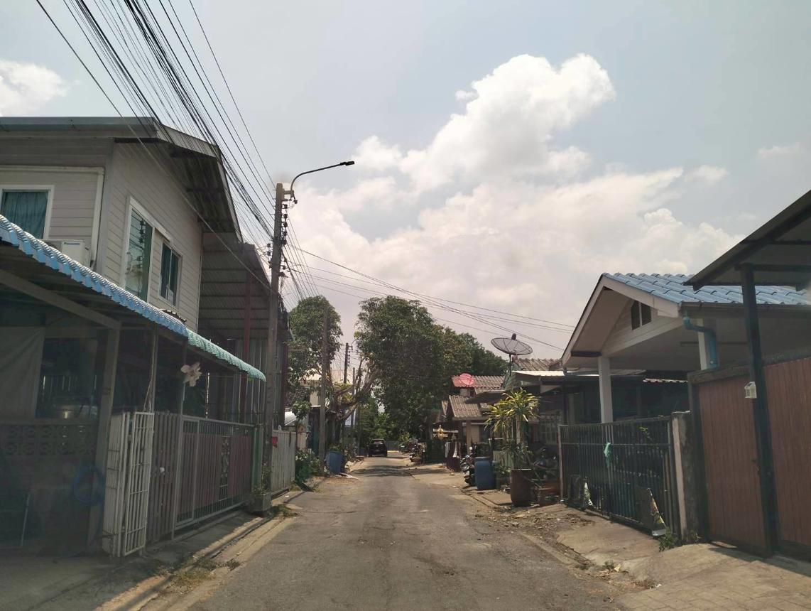 บ้านเดี่ยว บ้านการเคหะชุมชนฉลองกรุง หนองจอก กรุงเทพมหานคร