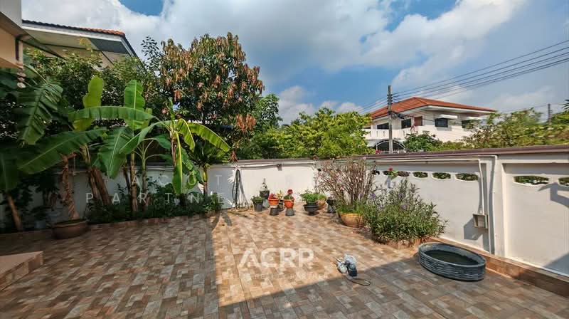RARE FIND! Massive 73 Sq.wa. Home (Detached Vibe) with Unblocked Canal View in Nontaburi, Nonthaburi