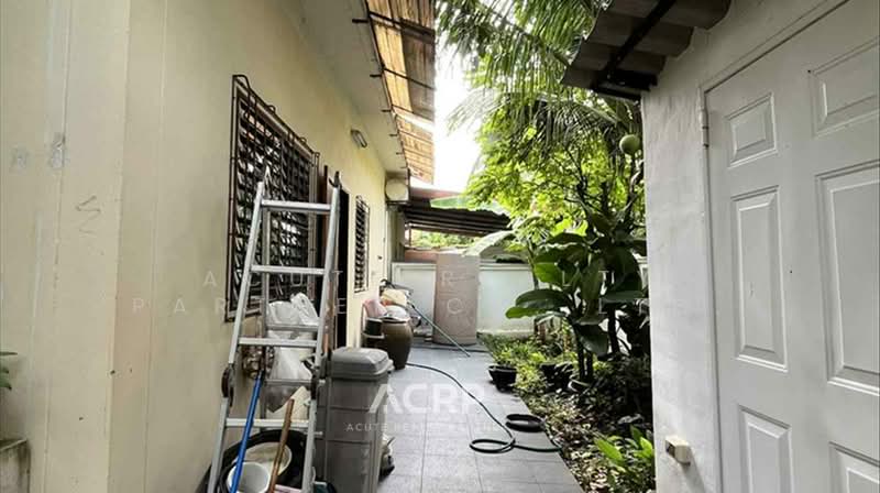 RARE FIND! Massive 73 Sq.wa. Home (Detached Vibe) with Unblocked Canal View in Nontaburi, Nonthaburi