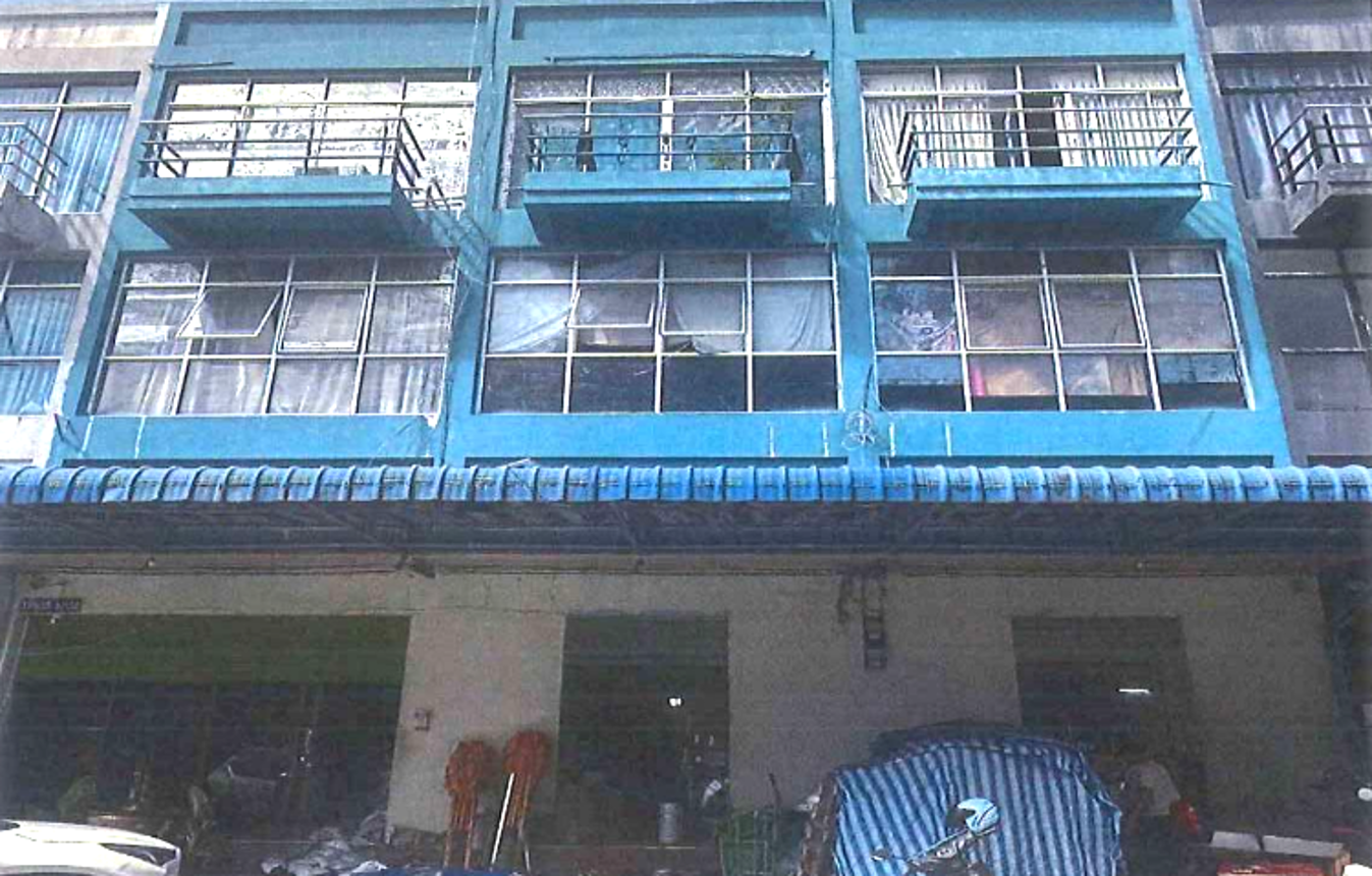 Commercial Townhouse in Krathum Baen, Samutsakorn