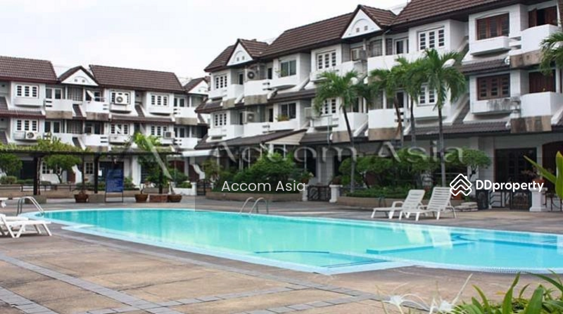 4 Bedrooms Townhouse for Sale and Rent in Sukhumvit, Bangkok near BTS Phra khanong at Regent 71, Bangkok
