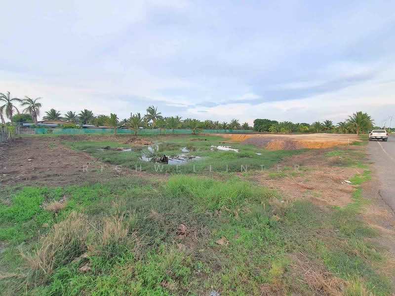 Land for sale in Kao Rai, 2 rai (can be divided), near Khlong Suan market - 8 km, Ban Pho District., Chachoengsao