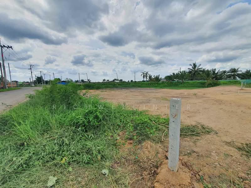 Land for sale in Kao Rai, 2 rai (can be divided), near Khlong Suan market - 8 km, Ban Pho District., Chachoengsao