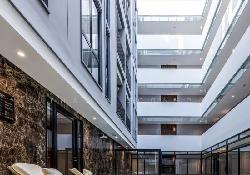 Runesu Thonglor 5, Bangkok