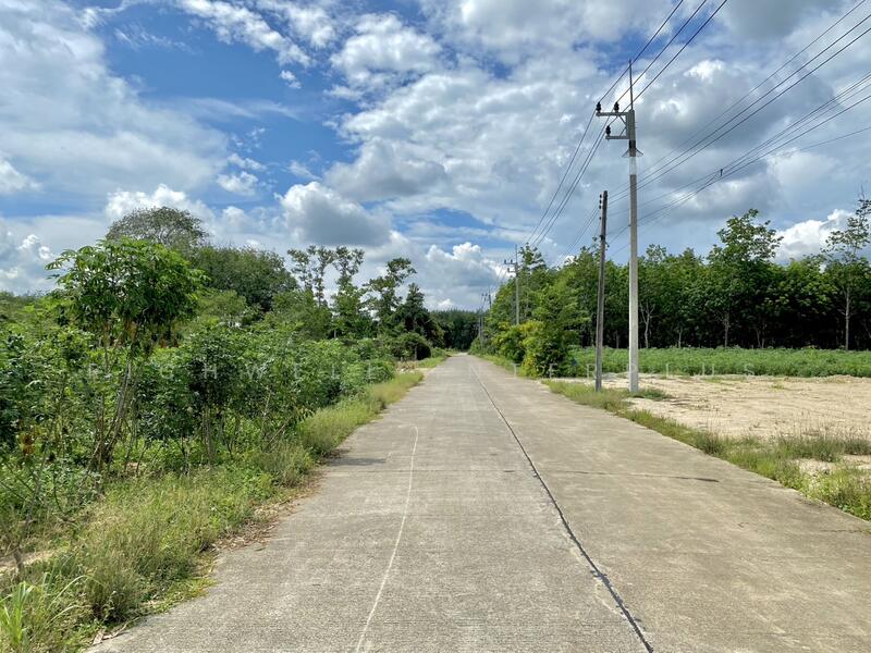 Land for sale in Bang But, 200 sq m, filled in, near Road 3471-1 km,, Rayong