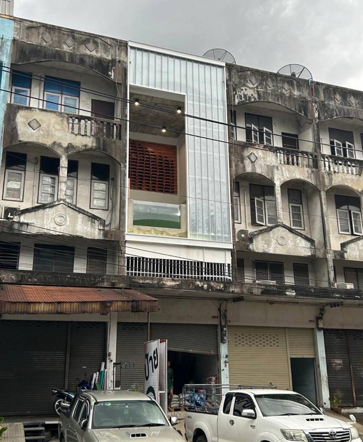 Commercial Building in Samut Prakan Province, Samut Prakan