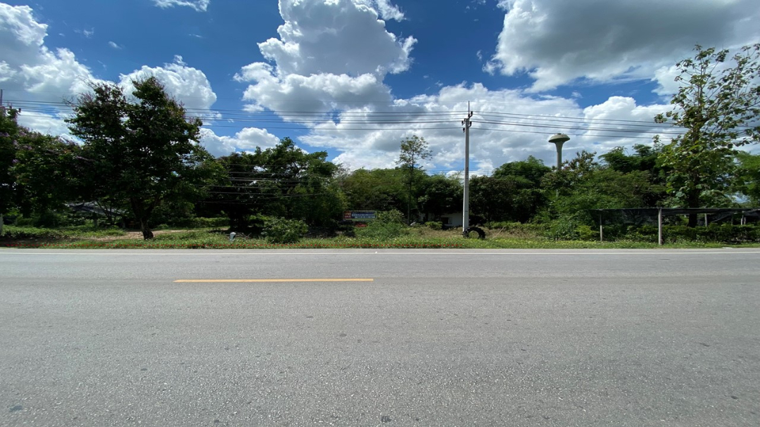Vacant land plot of 6 adjacent plots located on Highway Lampang-Lamphun (Route 106), Lamphun.