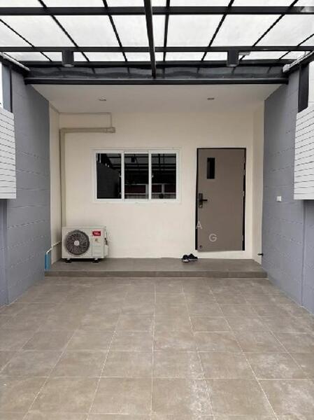 2-Bedroom Townhouse, Bangkok