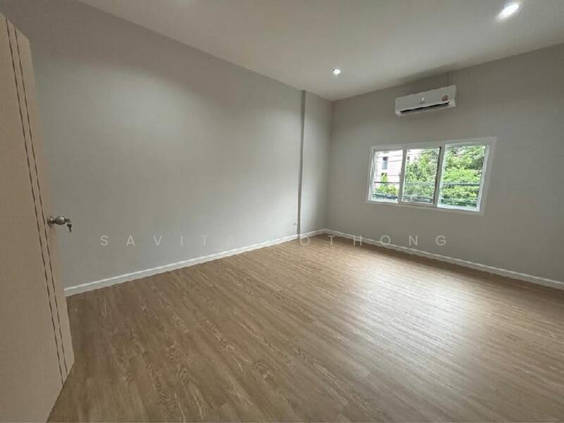 2-Bedroom Townhouse, Bangkok