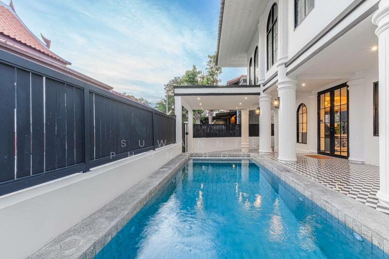 Modern-Classic Pool Villa Near Jomtien Beach, Chon Buri (Pattaya)