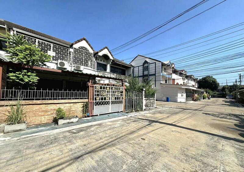 ขาย ทาวน์โฮม 2 ชั้น ต่อเติม ราคาสุดพิเศษ : โครงการสิชล กาญจนาภิเษก, Bangkok