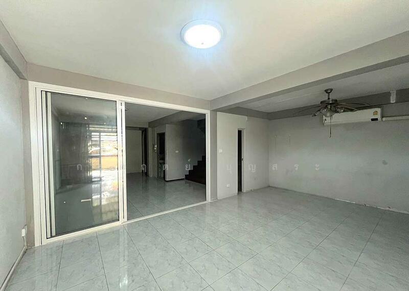 ขาย ทาวน์โฮม 2 ชั้น ต่อเติม ราคาสุดพิเศษ : โครงการสิชล กาญจนาภิเษก, Bangkok