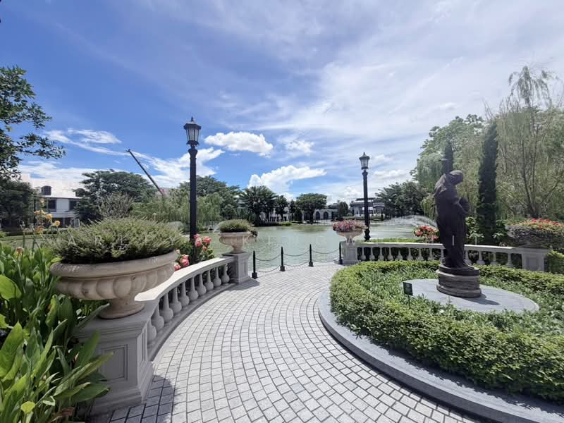 Narasiri Victoire Krungthep Kreetha, Bangkok