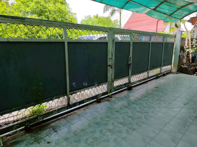 นอกโครงการบางมด, Bangkok