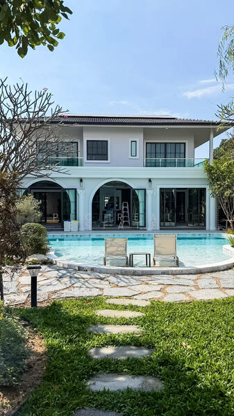 Luxury Pool Villa for Sale in East Pattaya, Chon Buri (Pattaya)