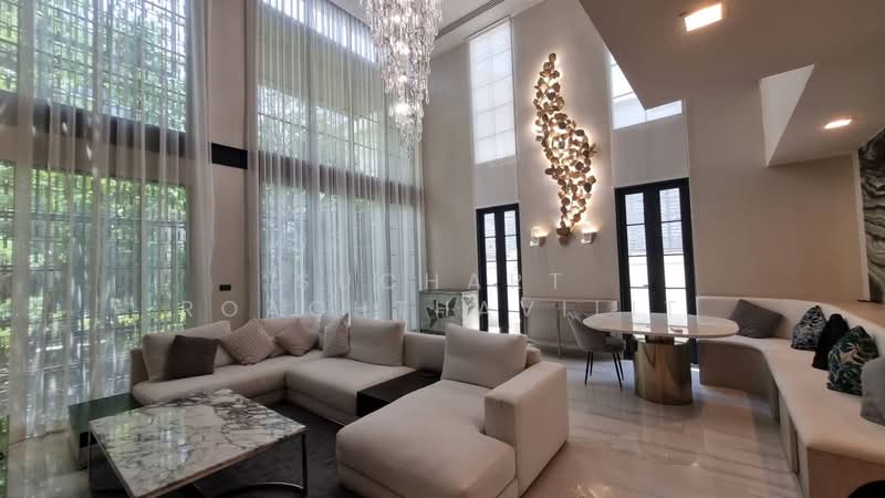 Luxury 5-Story Townhome for Sale, 4 bedrooms, 41 sqw., Phrom Phong area., Bangkok