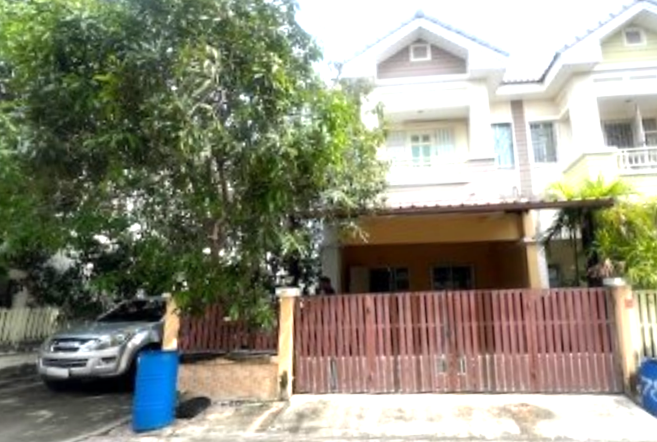 Townhouse in Wiset Suk Nakorn Phase 4, Samut Sakhon City, Samut Sakhon Province