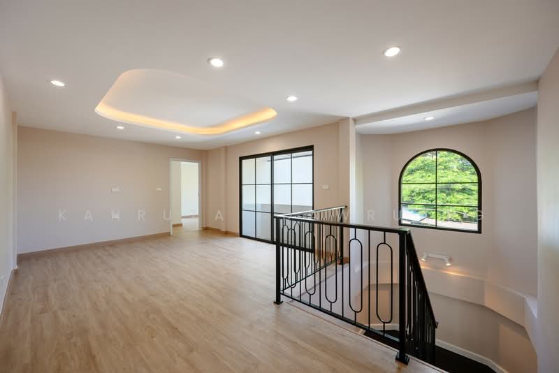 Baan Thavorn Niwet Bangna, Bangkok