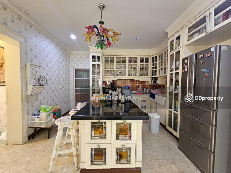 Pruekpirom Sathorn-Ratchapruek, 271 sq m, opposite The Circle., Bangkok