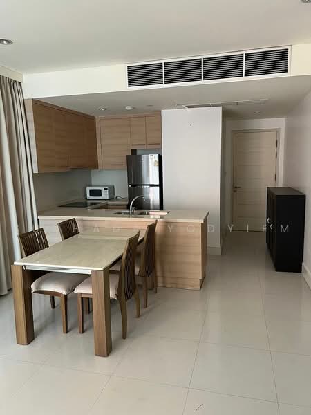 AGUSTON Sukhumvit 22, Bangkok