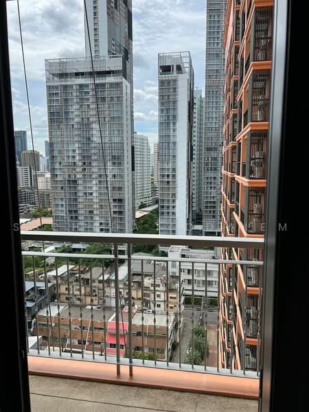 AGUSTON Sukhumvit 22, Bangkok