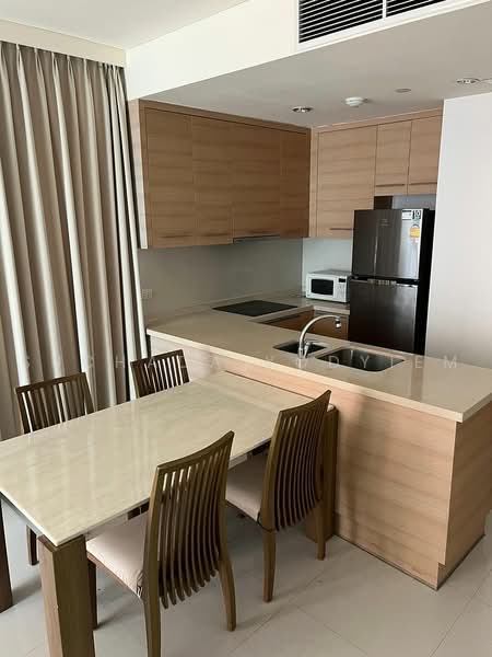 AGUSTON Sukhumvit 22, Bangkok