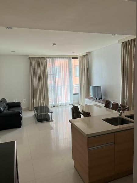 AGUSTON Sukhumvit 22, Bangkok