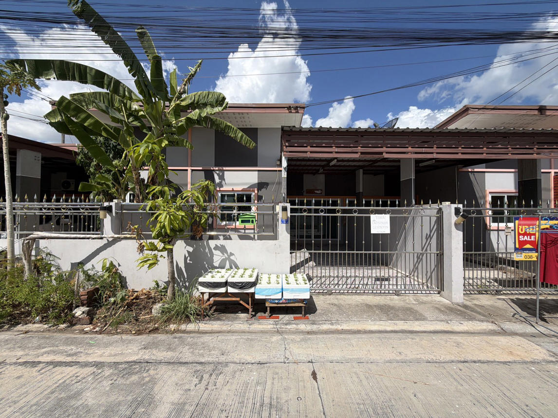 Townhouse at Gansiniland 1, Panan Nikhom, Chonburi