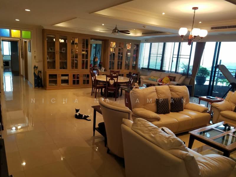 Royal River Place, Bangkok