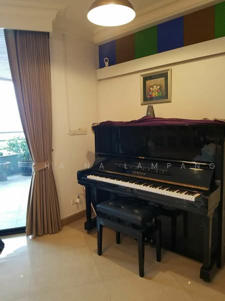 Royal River Place, Bangkok