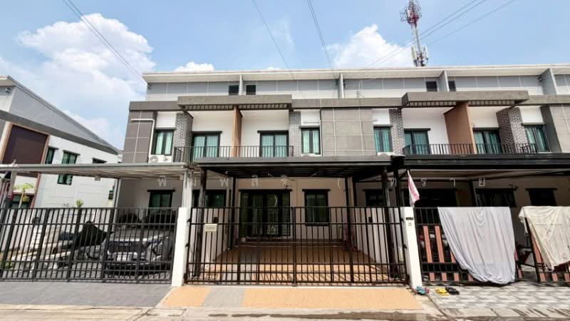 Ratcha Green Kanchanaphisek-Kantana, Nonthaburi