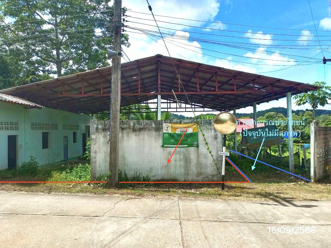 Warehouse Veangchai Chiang Rai
Located in the heart of Chiang Rai, this 2-storey warehouse serves as an ideal storage and logistics solution for businesses. The property features a total floor area of 1,200 square meters, divided into 6 units with a ceiling height of 6 meters.
The warehouse is situated on a 10-are plot of land, offering ample parking space and easy access to the Chiang Rai city center. The property is surrounded by industrial estates and warehouses, making it an ideal location for businesses looking to expand their operations in the region.
The property features a range of amenities, including