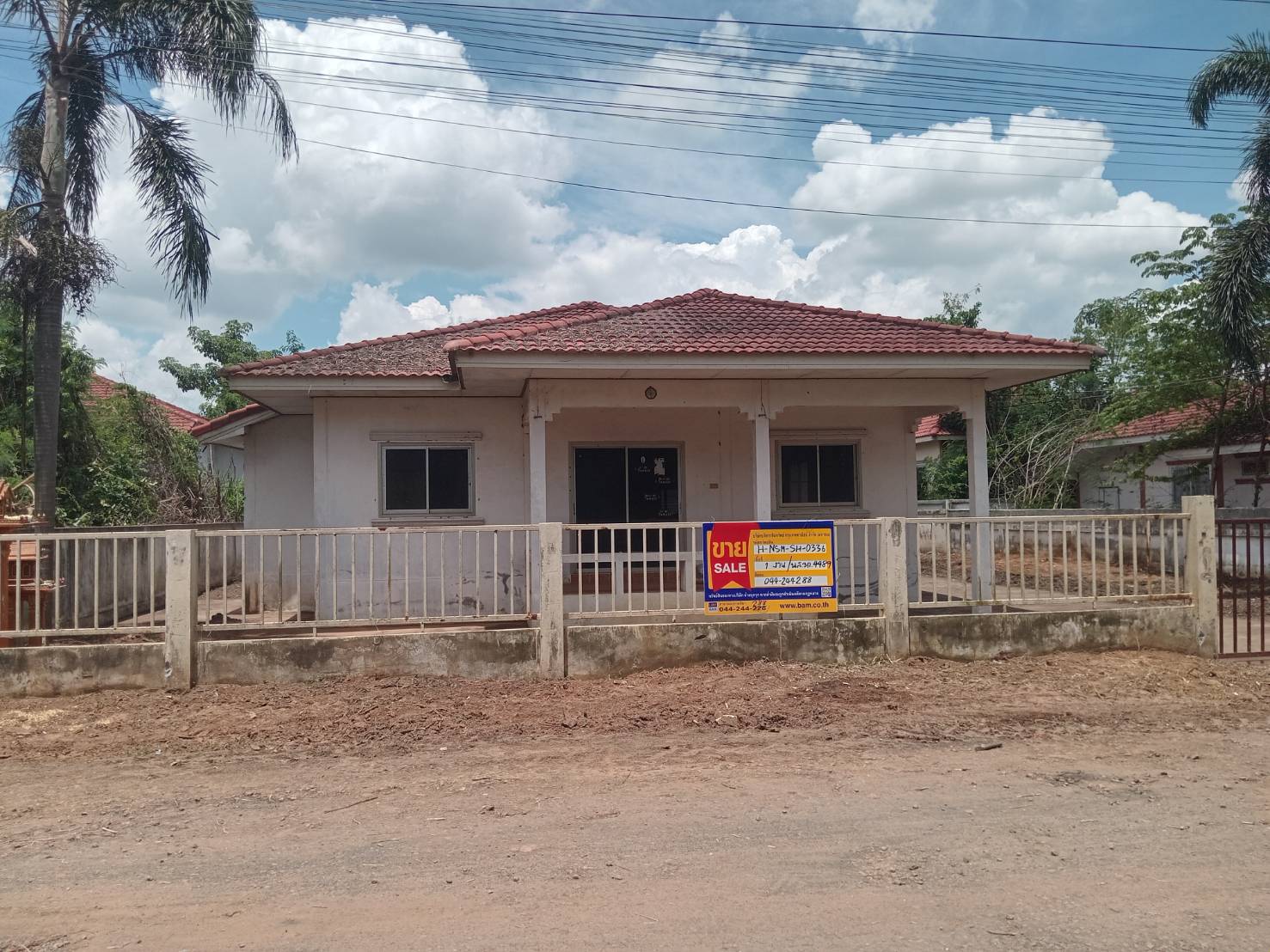 Single-Family Home in Rangchuan Land, Chokchai