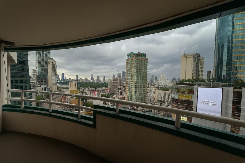 Las Colinas, Bangkok